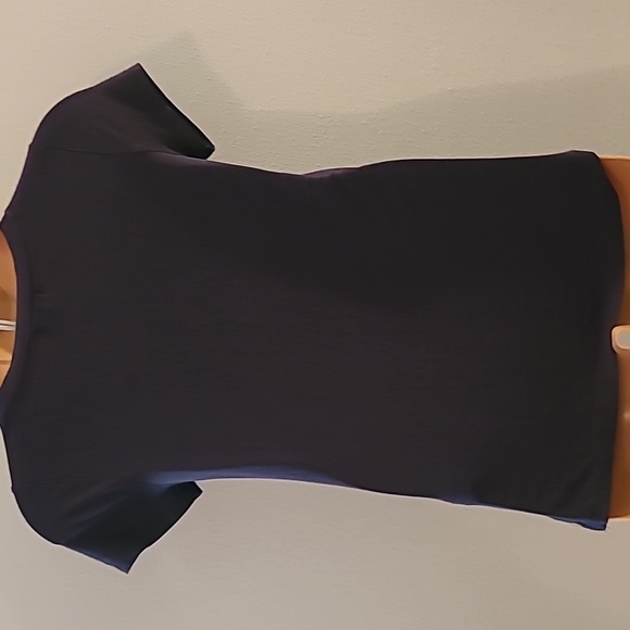 Women's grey v-neck t-shirt size Medium - Picture 6 of 8